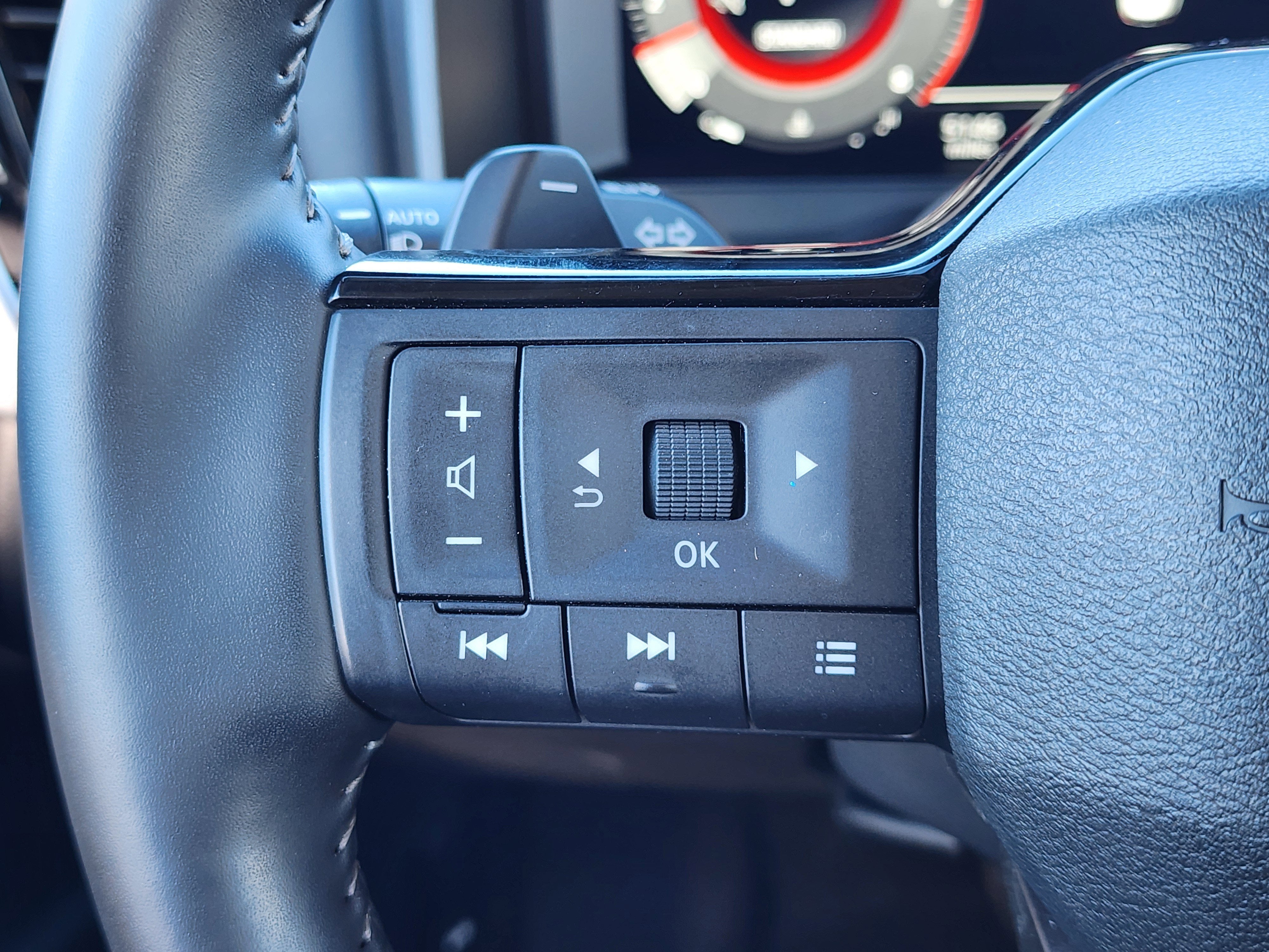 2025 Nissan Rogue SL FWD
