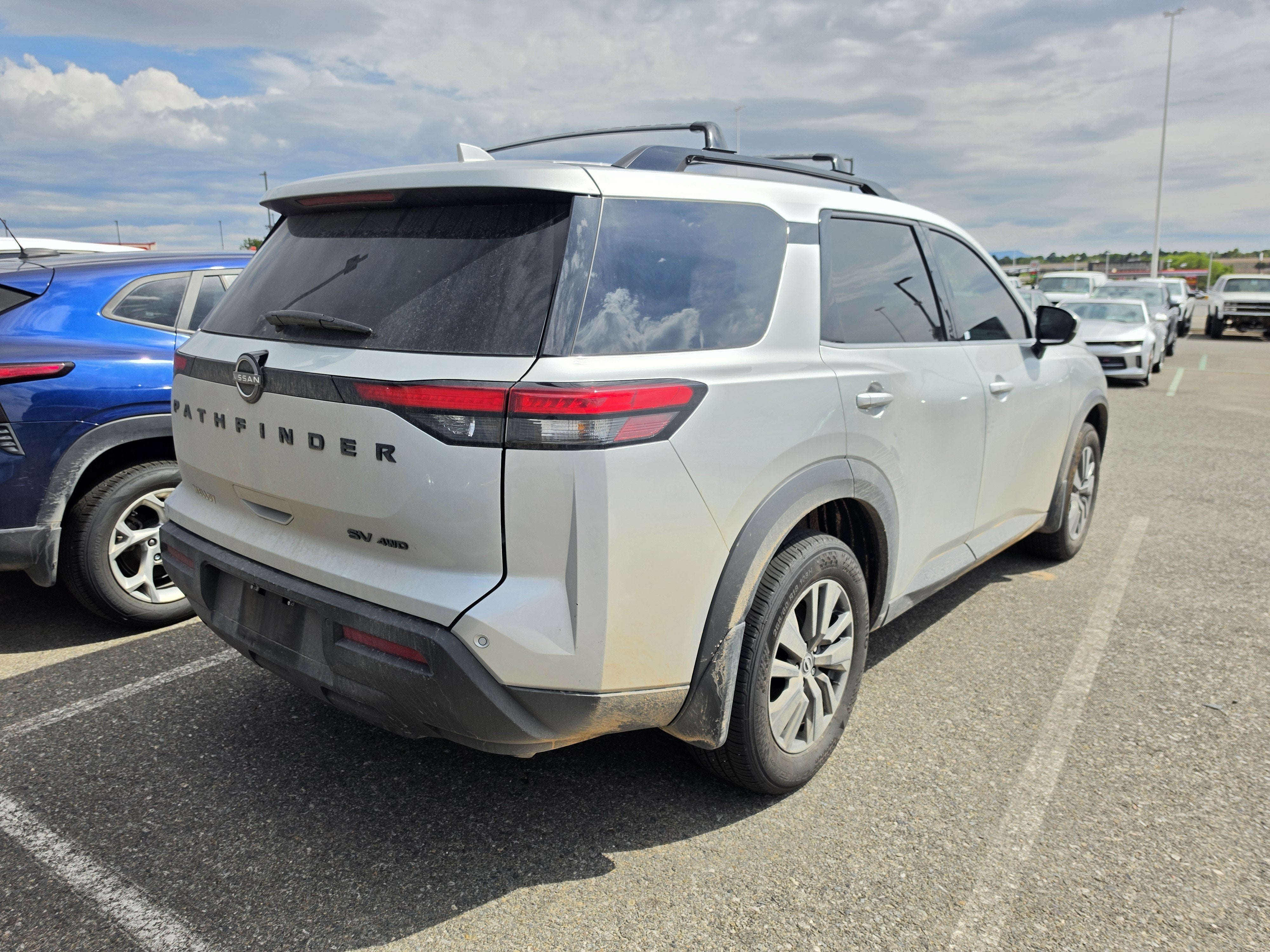 2024 Nissan Pathfinder SV 4WD