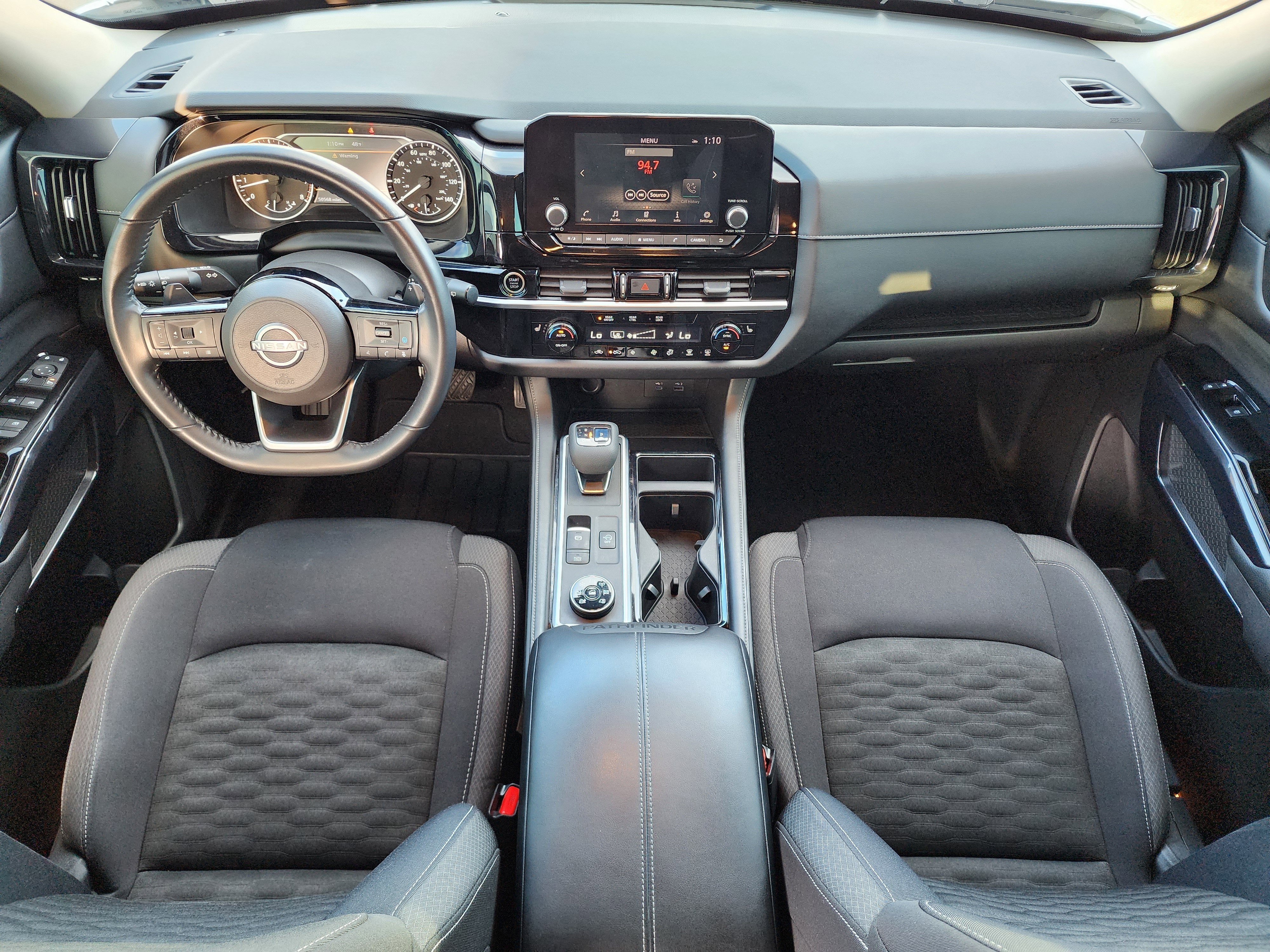 2022 Nissan Pathfinder SV