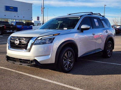 2022 Nissan Pathfinder SV