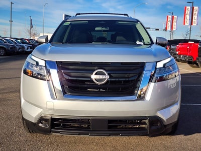 2022 Nissan Pathfinder SV