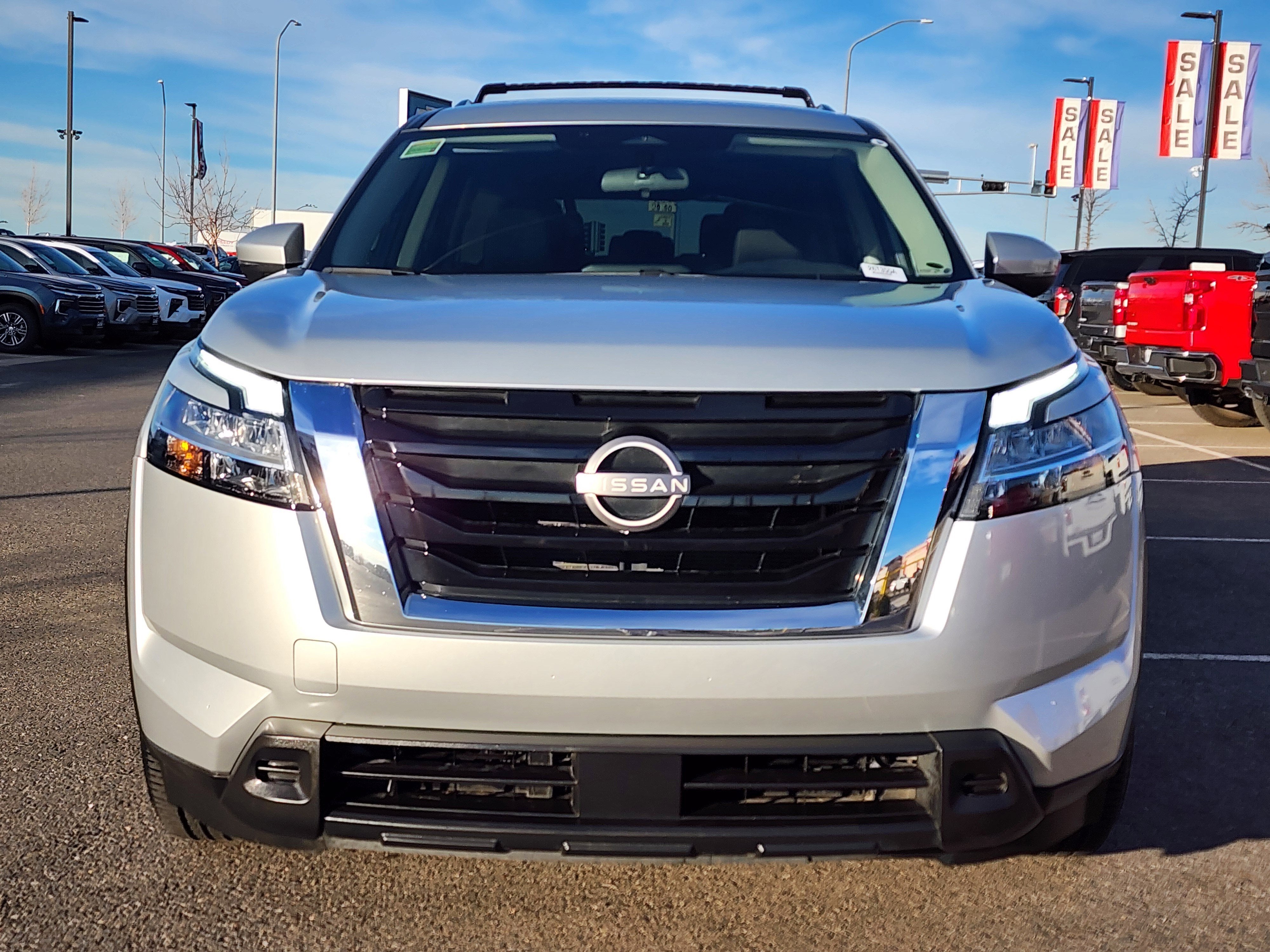 2022 Nissan Pathfinder SV