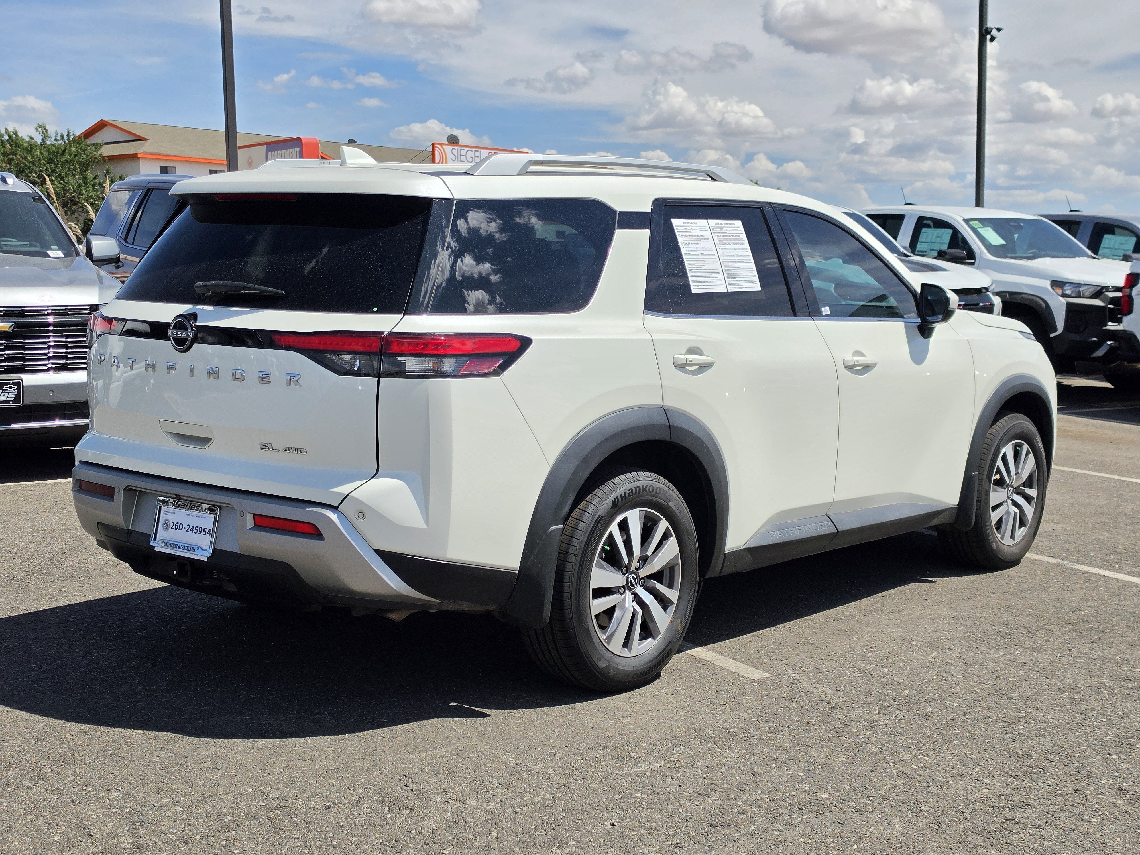 2022 Nissan Pathfinder SL 4WD