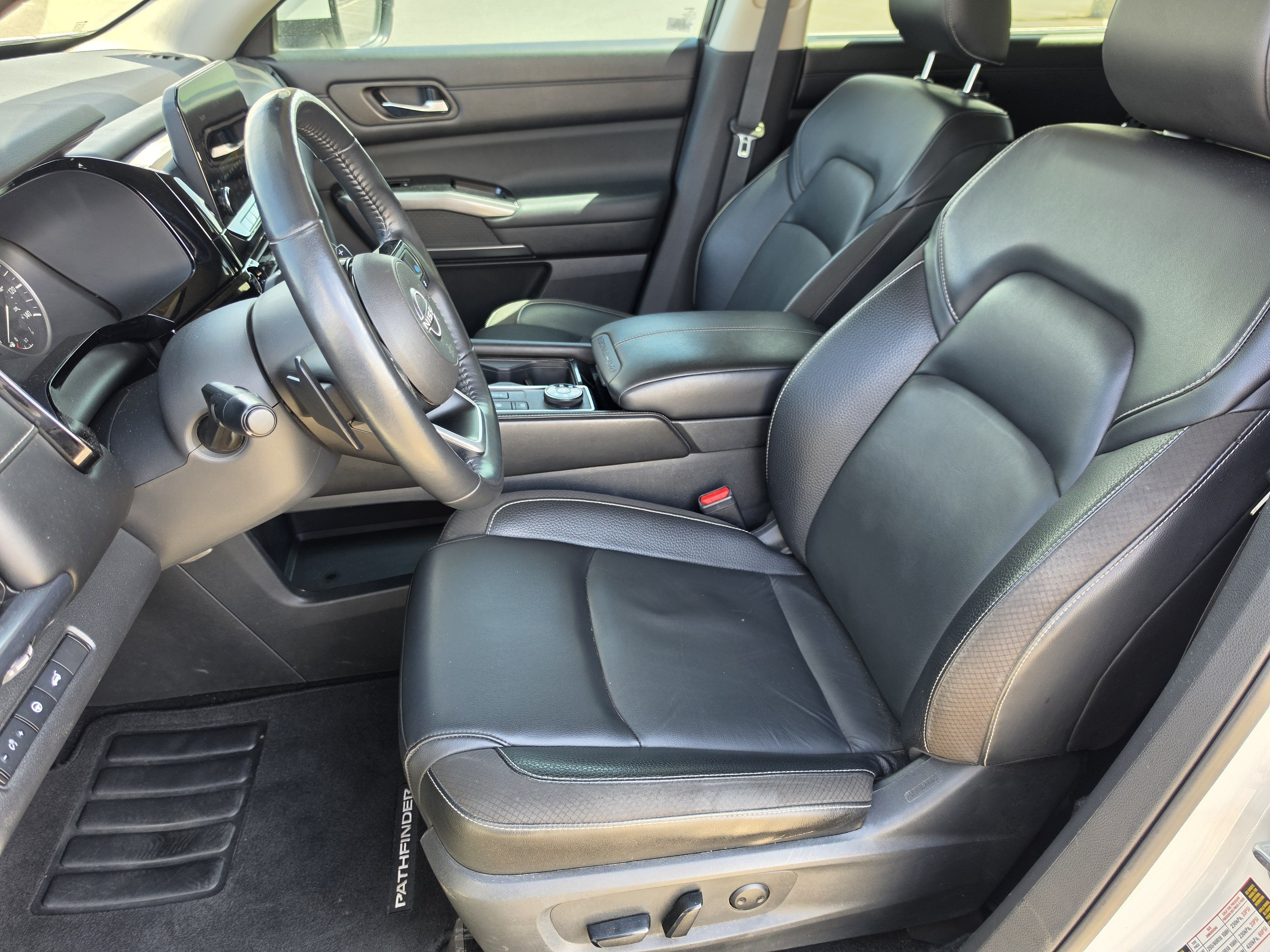 2022 Nissan Pathfinder SL 4WD