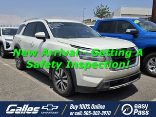 2022 Nissan Pathfinder SL 4WD