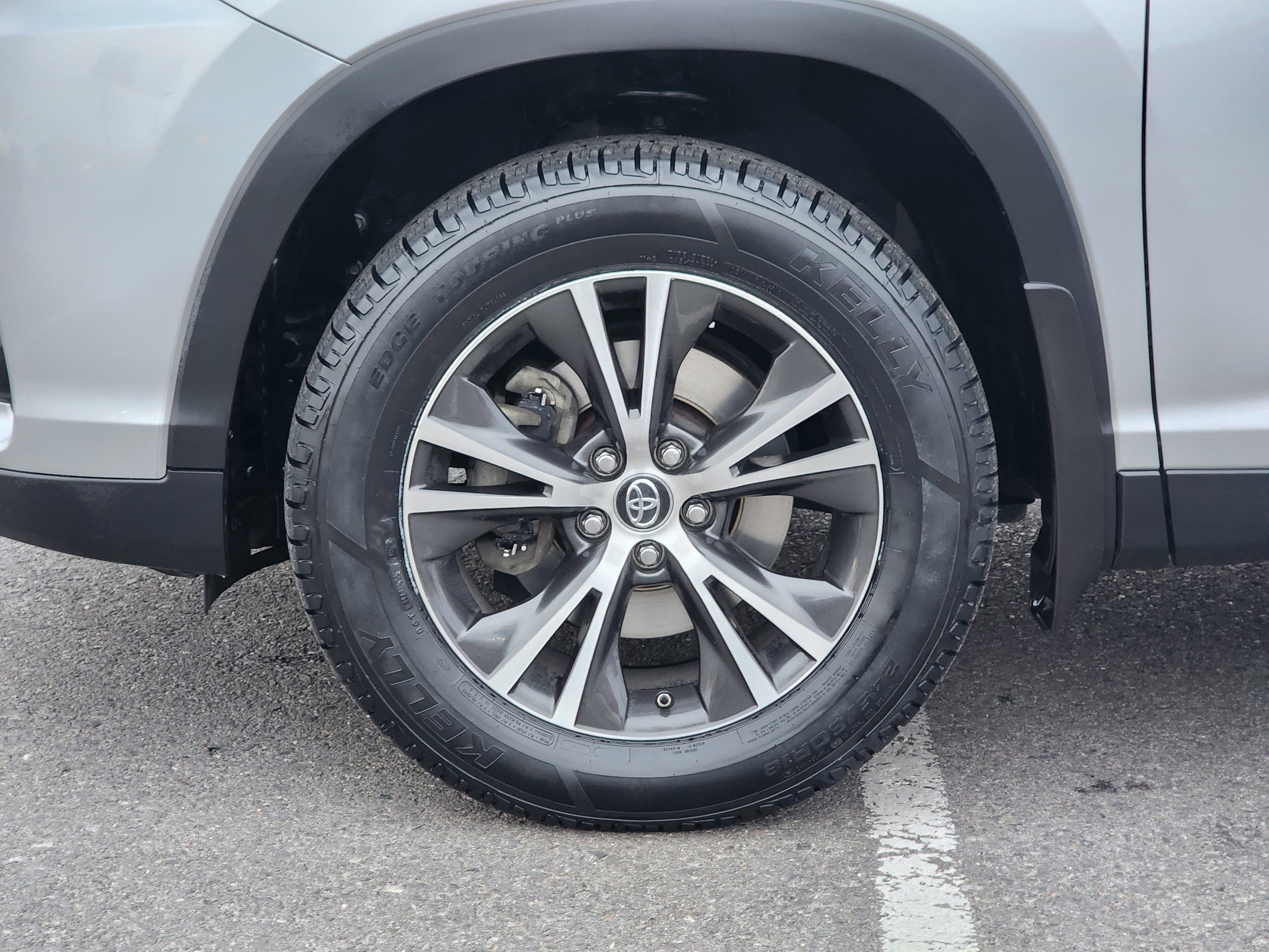 2019 Toyota Highlander LE