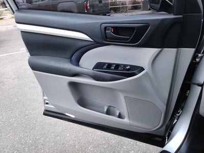 2019 Toyota Highlander LE