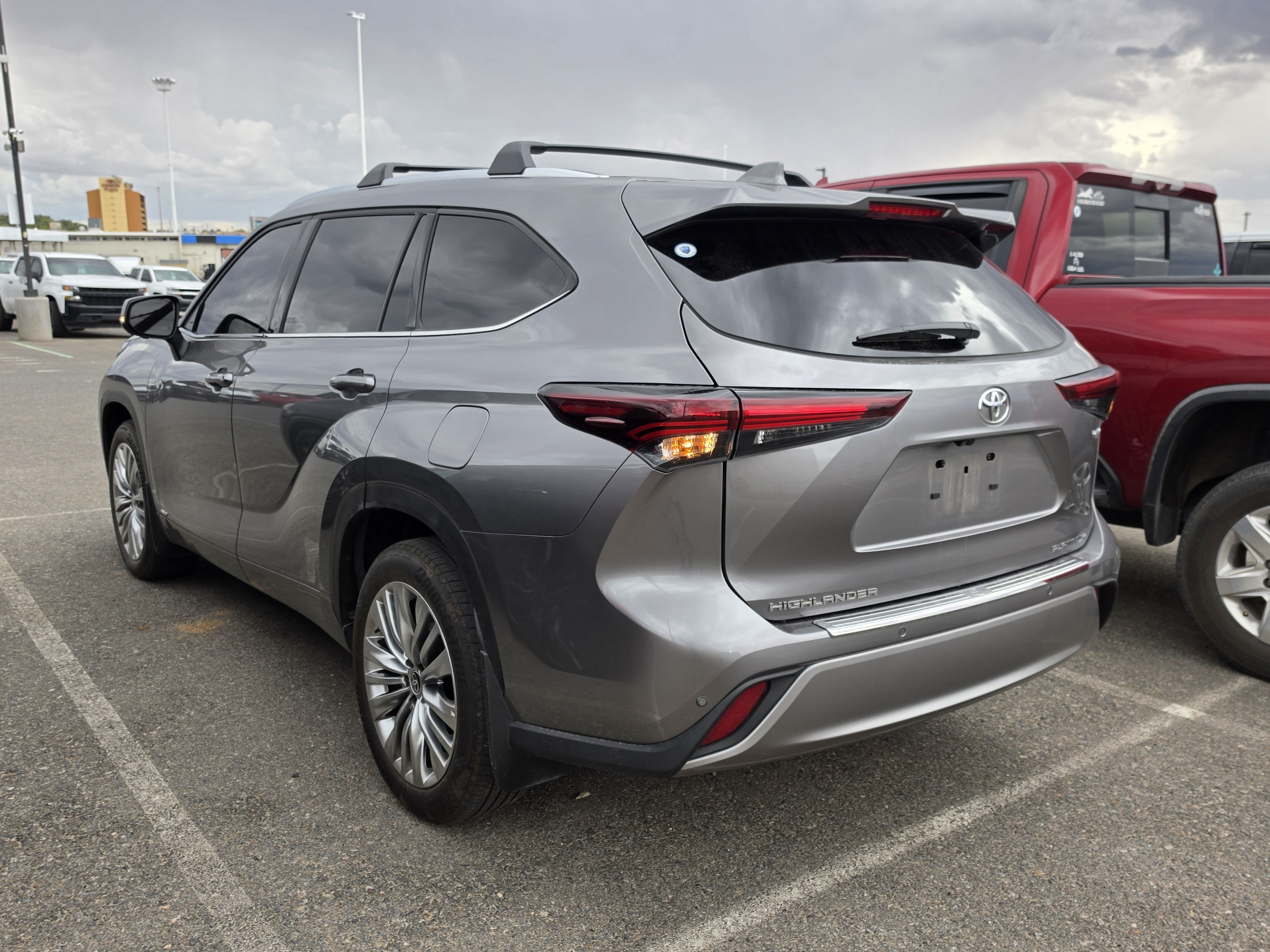 2026 Toyota Highlander Hybrid Platinum