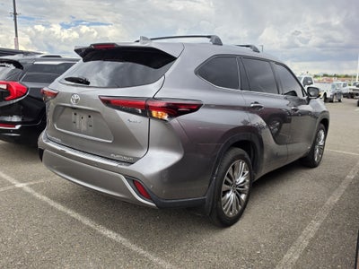 2026 Toyota Highlander Hybrid Platinum