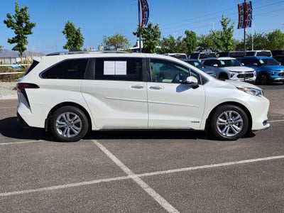 2021 Toyota Sienna Platinum
