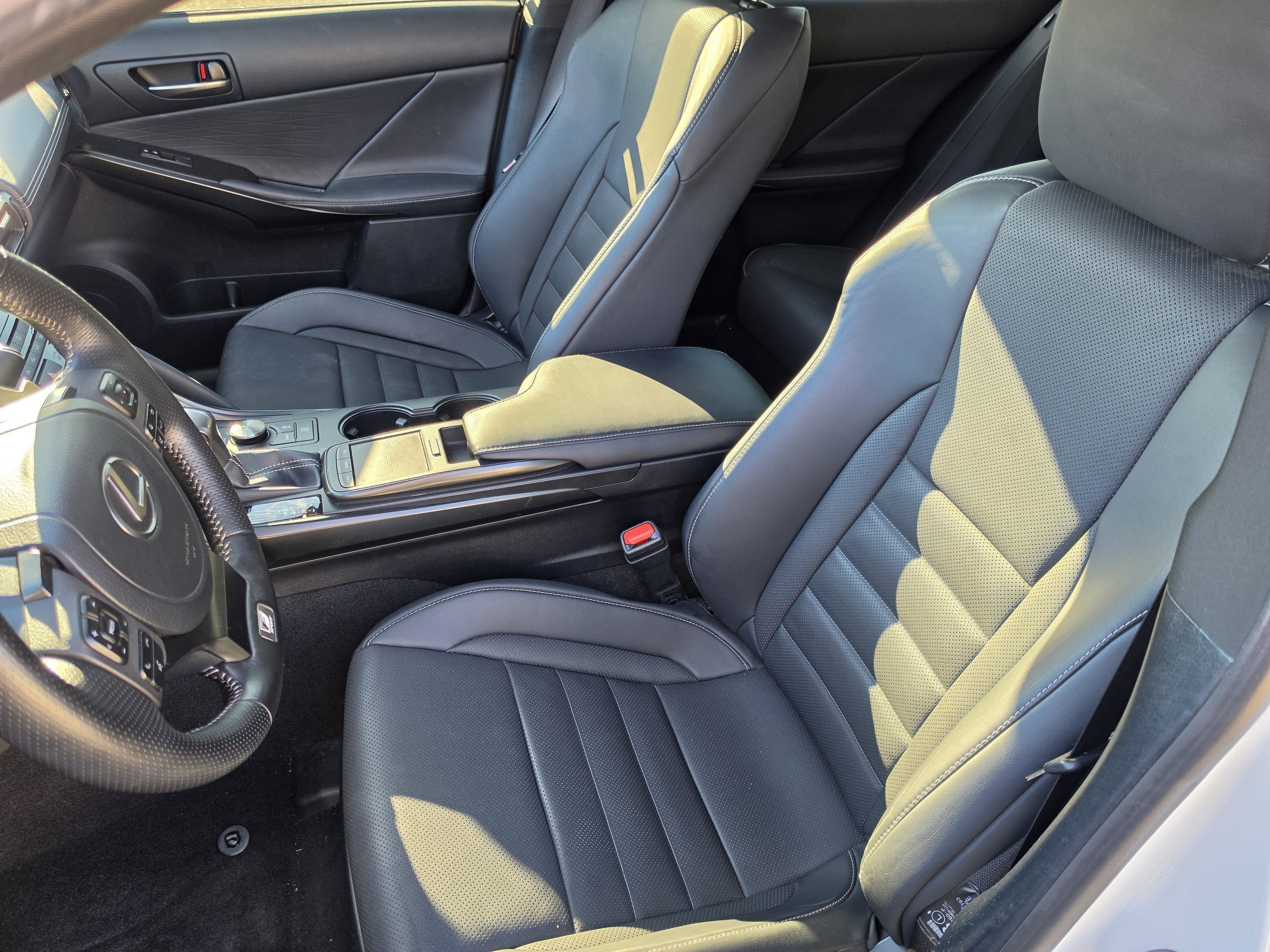 2024 Lexus IS IS 350 F SPORT Design