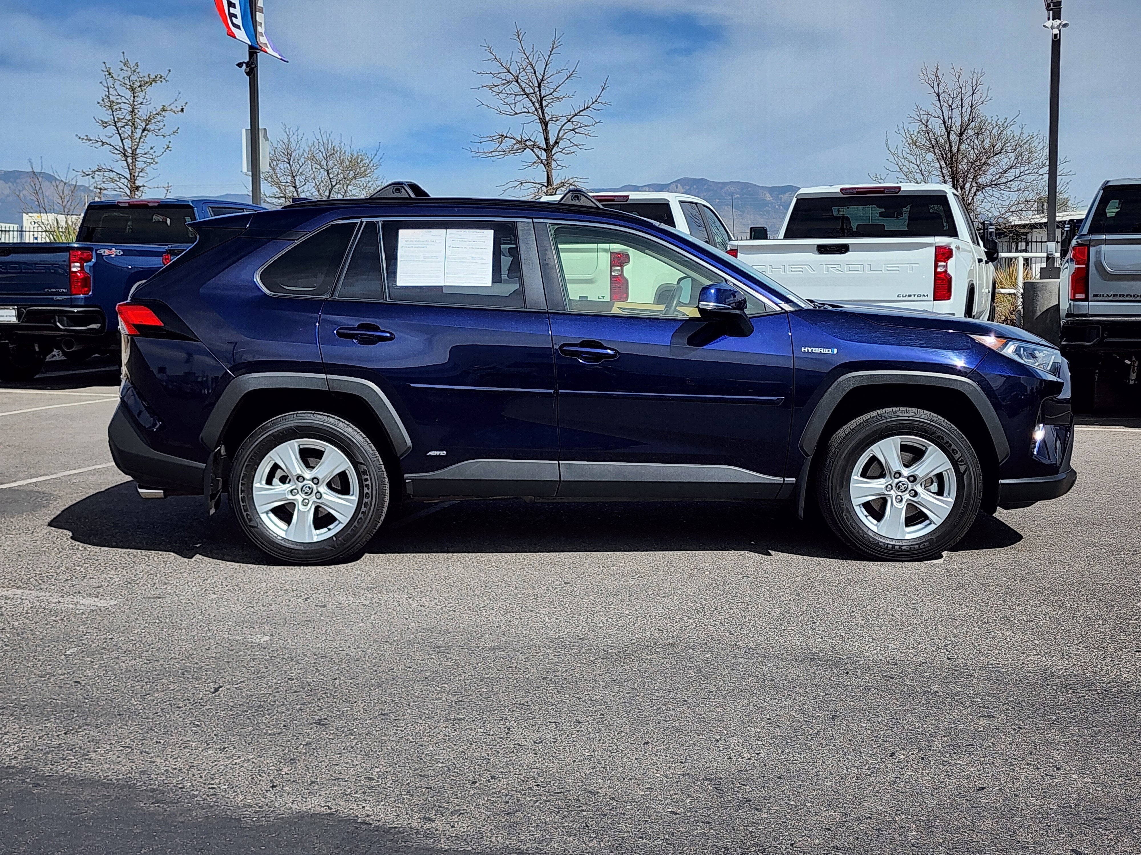2021 Toyota RAV4 Hybrid XLE