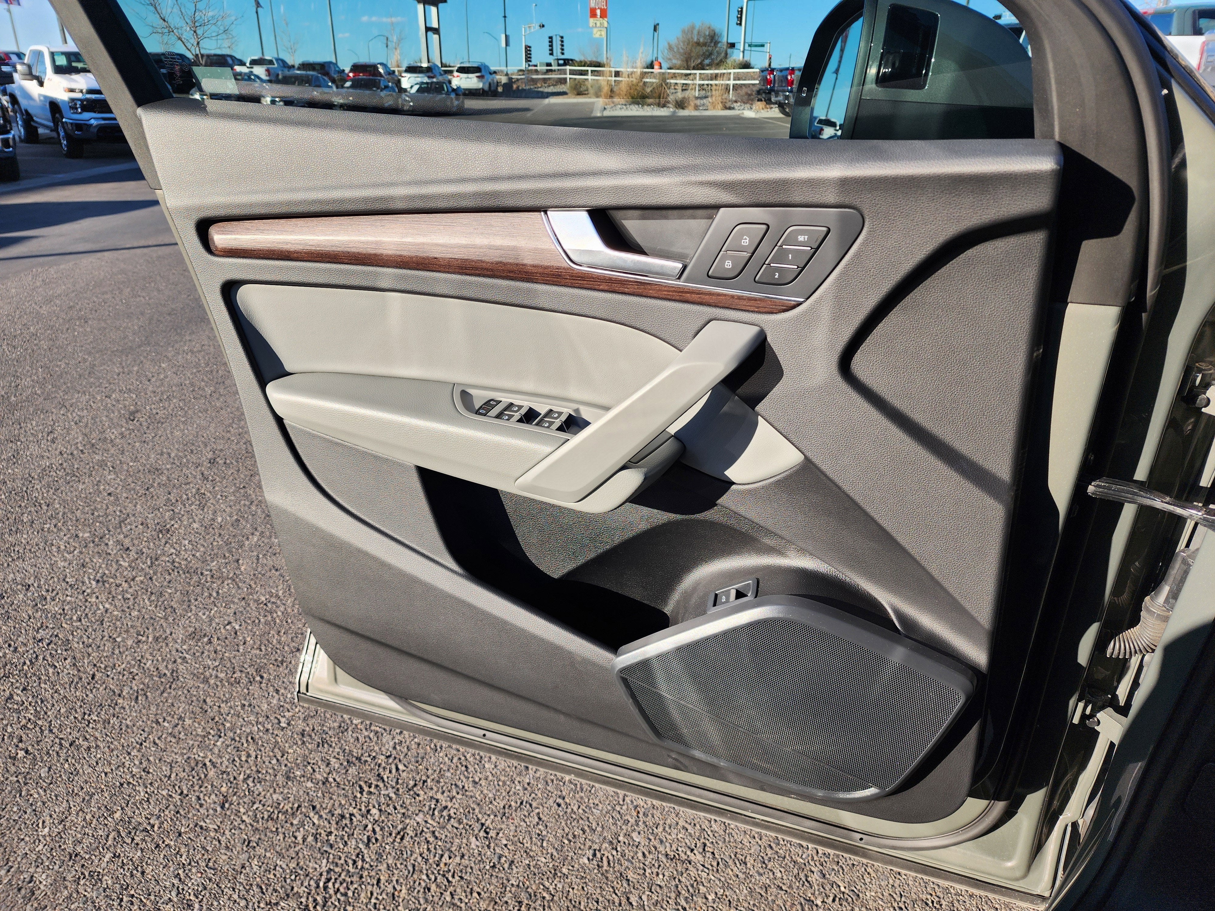 2024 Audi Q5 GRAY LEATHER